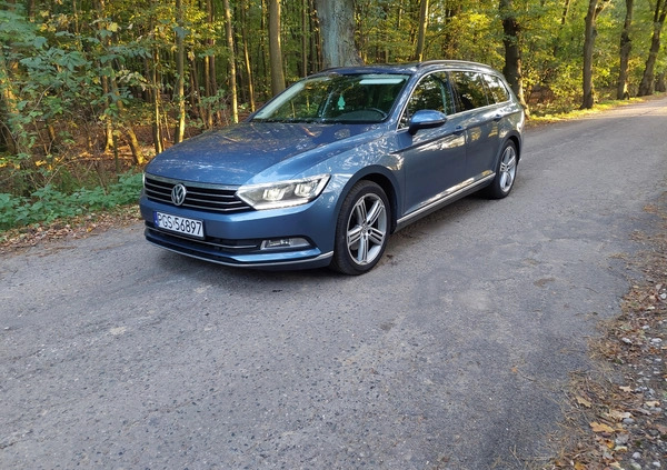 Volkswagen Passat cena 46999 przebieg: 239000, rok produkcji 2015 z Gostyń małe 301